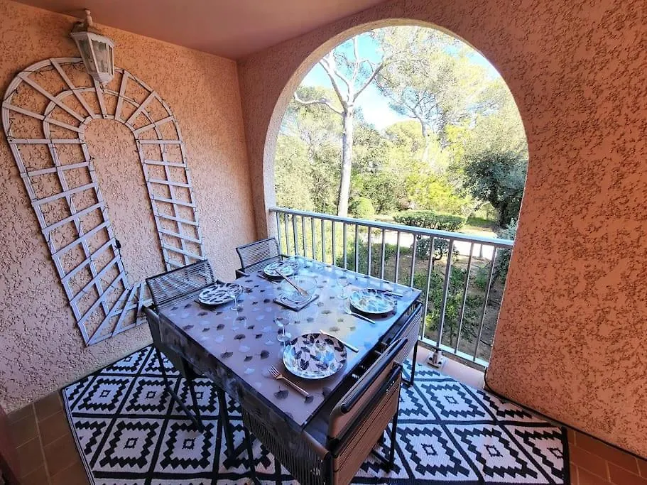 L'Appart St Aygulf, 5Mn A Pied Mer, Piscine, Tennis Frejus Apartment